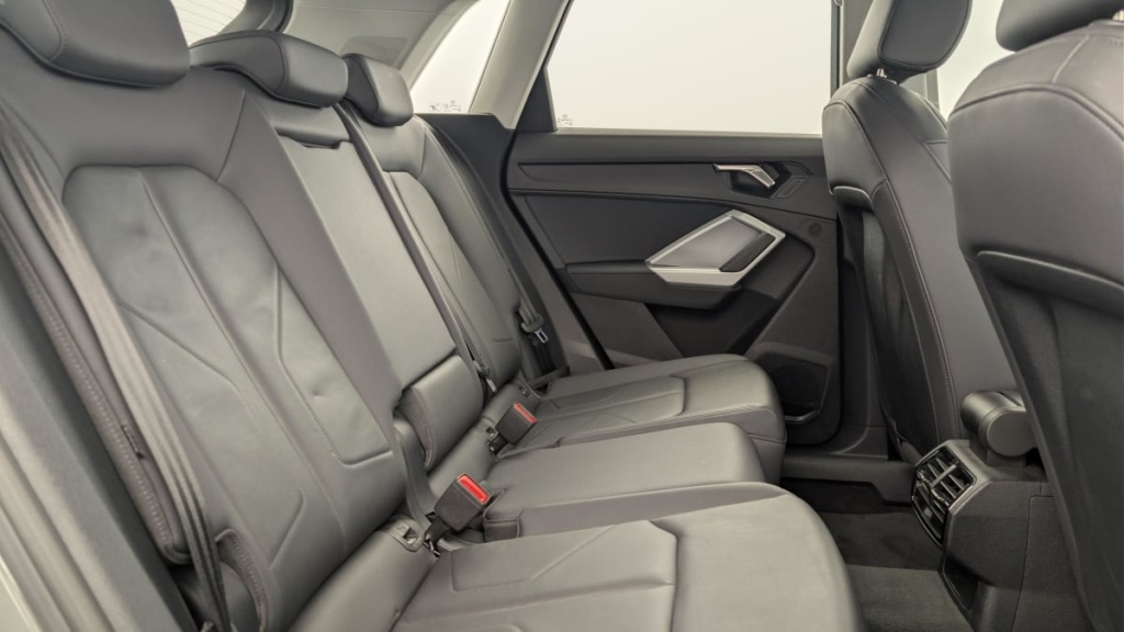 AUDI Q3 35 TDI 150 ch S tronic 7 Design - ref: 1-383385 - Photo 10