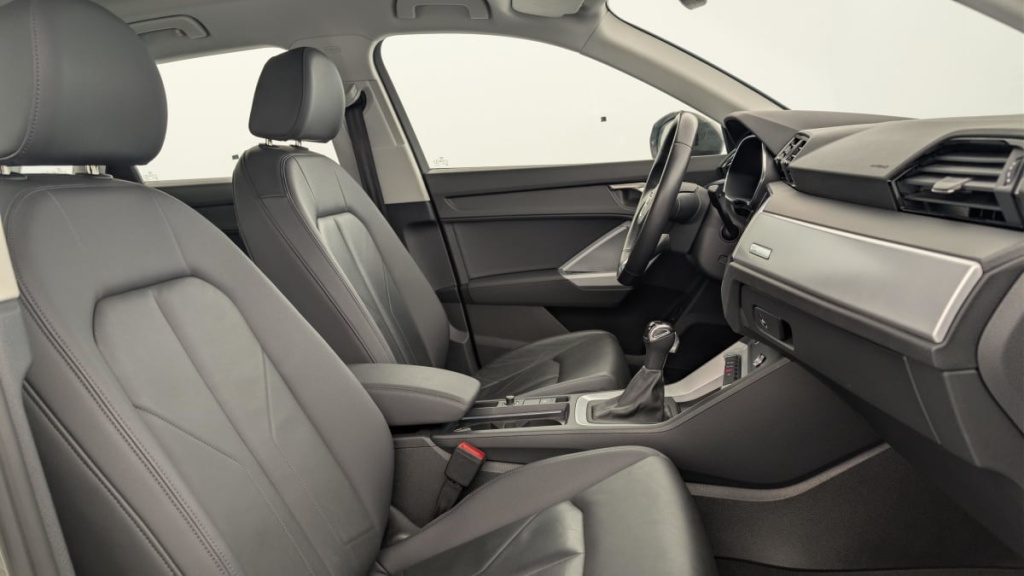 AUDI Q3 35 TDI 150 ch S tronic 7 Design - ref: 1-383385 - Photo 9