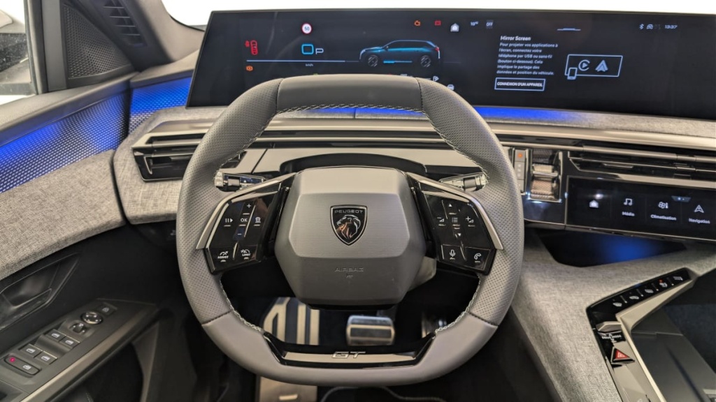 PEUGEOT 5008 Hybrid 145 e-DCS6 GT - ref: 1-383420 - Photo 14