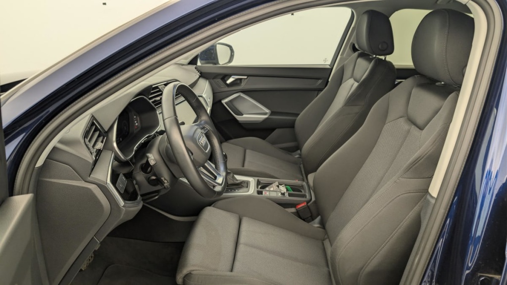 AUDI Q3 35 TDI 150 ch S tronic 7 Design - ref: 1-383608 - Photo 16