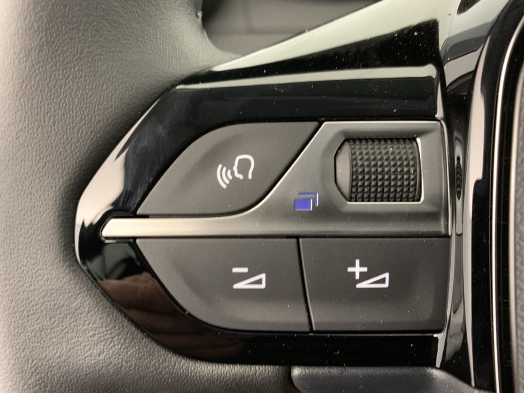 PEUGEOT 208 Hybrid 110 ch e-DCS6 Allure - ref: 1-383985 - Photo 15