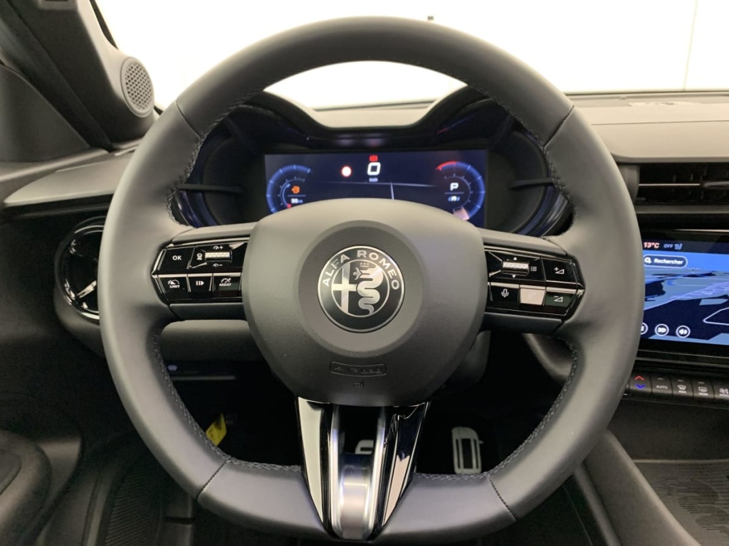 ALFA ROMEO Junior 1.2 Ibrida 145 ch e-DCT6 Q4 Ti - ref: 1-385509 - Photo 14