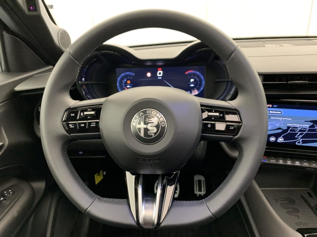 ALFA ROMEO Junior 1.2 Ibrida 145 ch e-DCT6 Q4 Ti - ref: 1-385512 - Photo 14