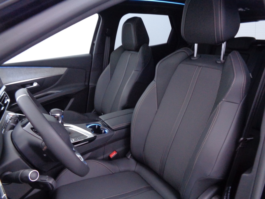 PEUGEOT 3008 1.2 PURETECH 130CH GT - ref: 2-674770 - Photo 11