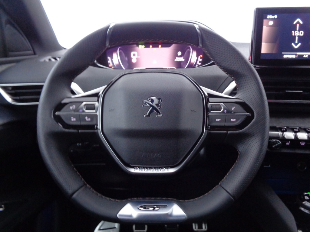 PEUGEOT 3008 1.2 PURETECH 130CH GT - ref: 2-674770 - Photo 16