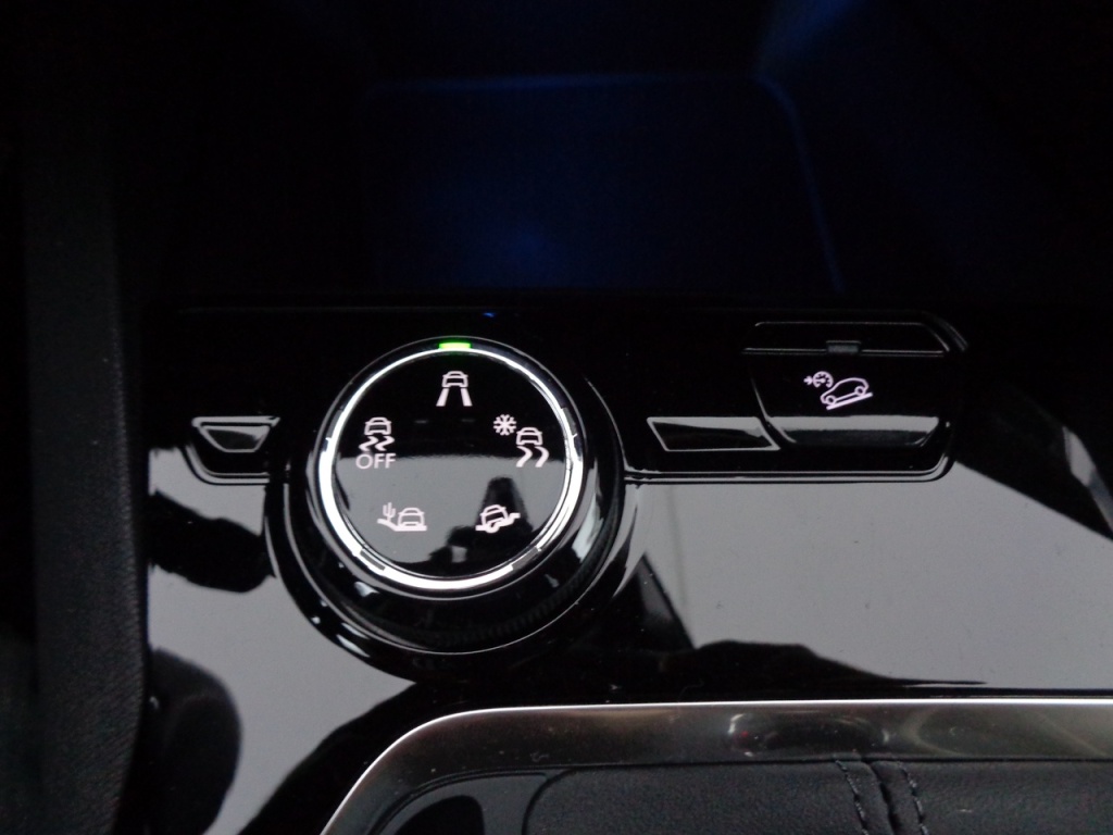 PEUGEOT 3008 1.2 PURETECH 130CH ALLURE - ref: 2-675348 - Photo 6