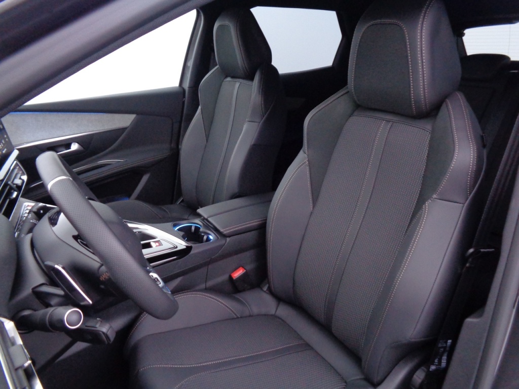 PEUGEOT 3008 1.2 PURETECH 130CH EAT8 GT - ref: 2-675391 - Photo 11