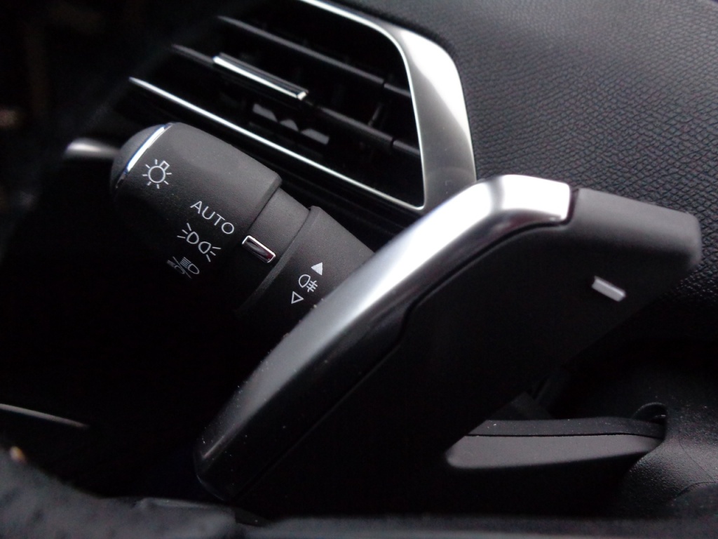 PEUGEOT 3008 1.2 PURETECH 130CH EAT8 GT - ref: 2-676636 - Photo 3