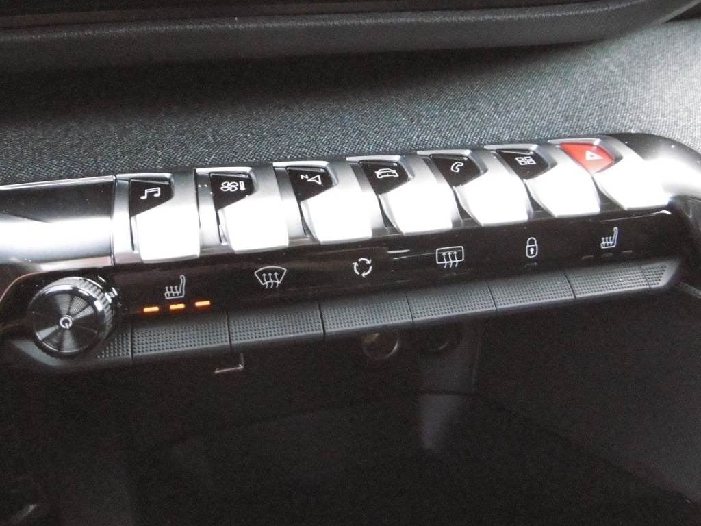 PEUGEOT 3008 1.2 PURETECH 130CH ALLURE PACK - ref: 2-677824 - Photo 3
