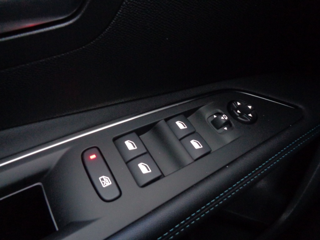 PEUGEOT 3008 1.5 BLUEHDI 130CH EAT8 ALLURE PACK - ref: 2-680099 - Photo 3