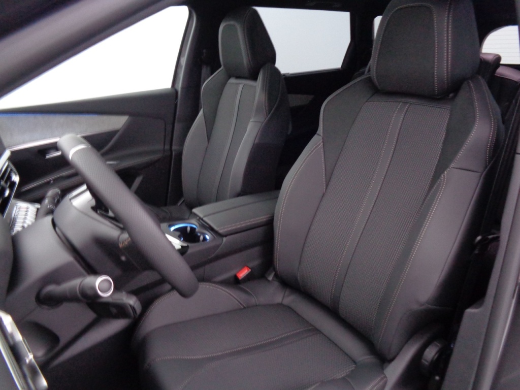 PEUGEOT 5008 1.2 PURETECH 130CH GT - ref: 2-680110 - Photo 19