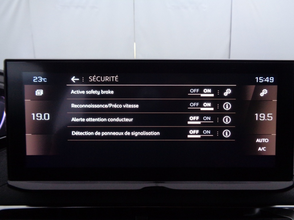 PEUGEOT 5008 1.2 PURETECH 130CH GT - ref: 2-680110 - Photo 4