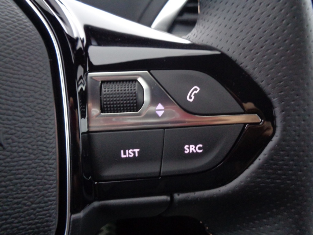 PEUGEOT 5008 1.2 PURETECH 130CH GT - ref: 2-680112 - Photo 11