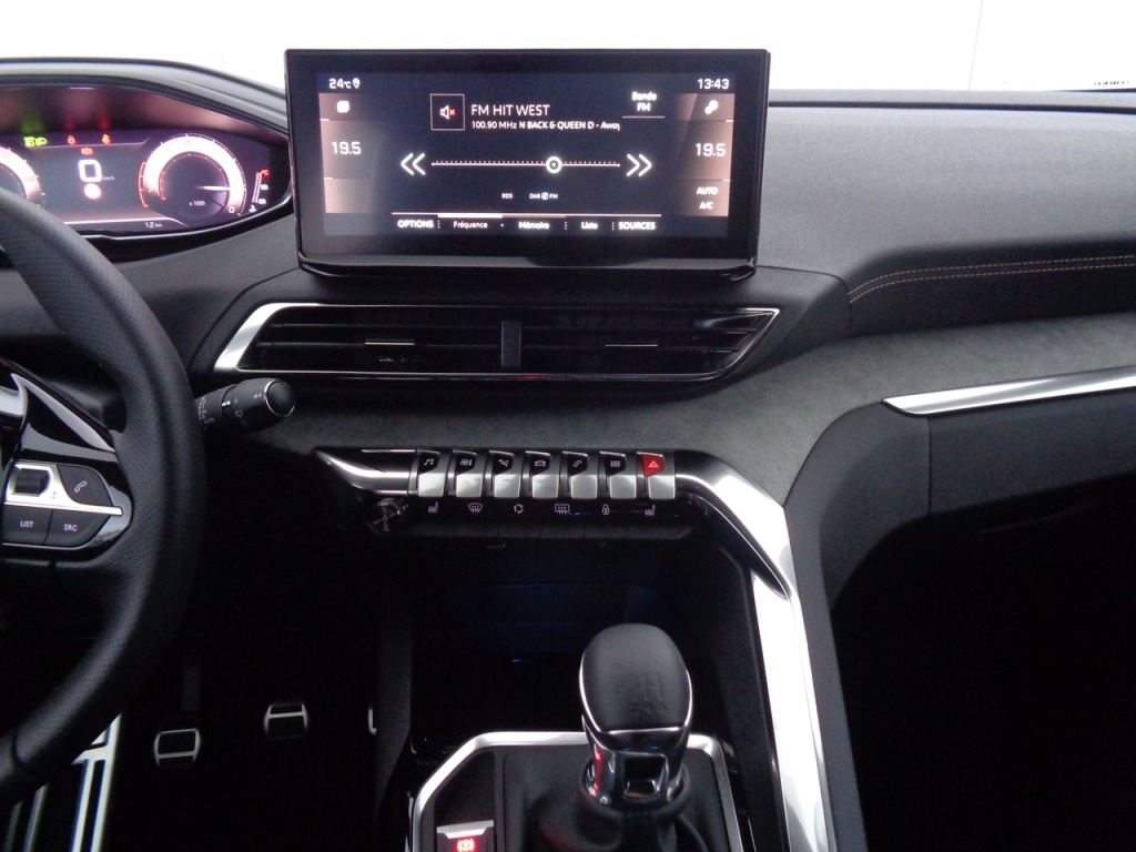 PEUGEOT 5008 1.2 PURETECH 130CH GT - ref: 2-680112 - Photo 19
