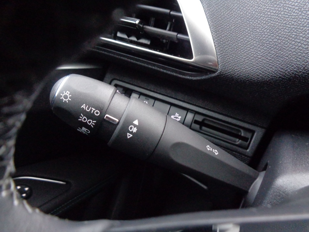 PEUGEOT 3008 1.2 PURETECH 130CH ALLURE PACK - ref: 2-680155 - Photo 14