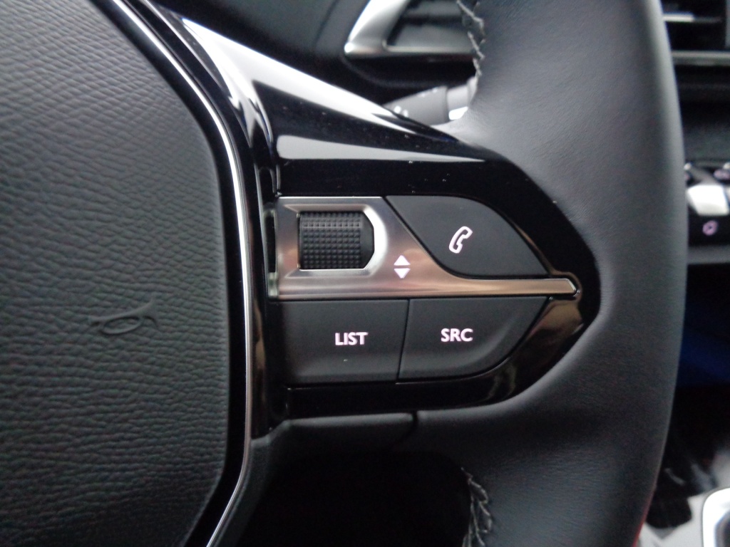 PEUGEOT 3008 1.2 PURETECH 130CH ALLURE PACK - ref: 2-680155 - Photo 9