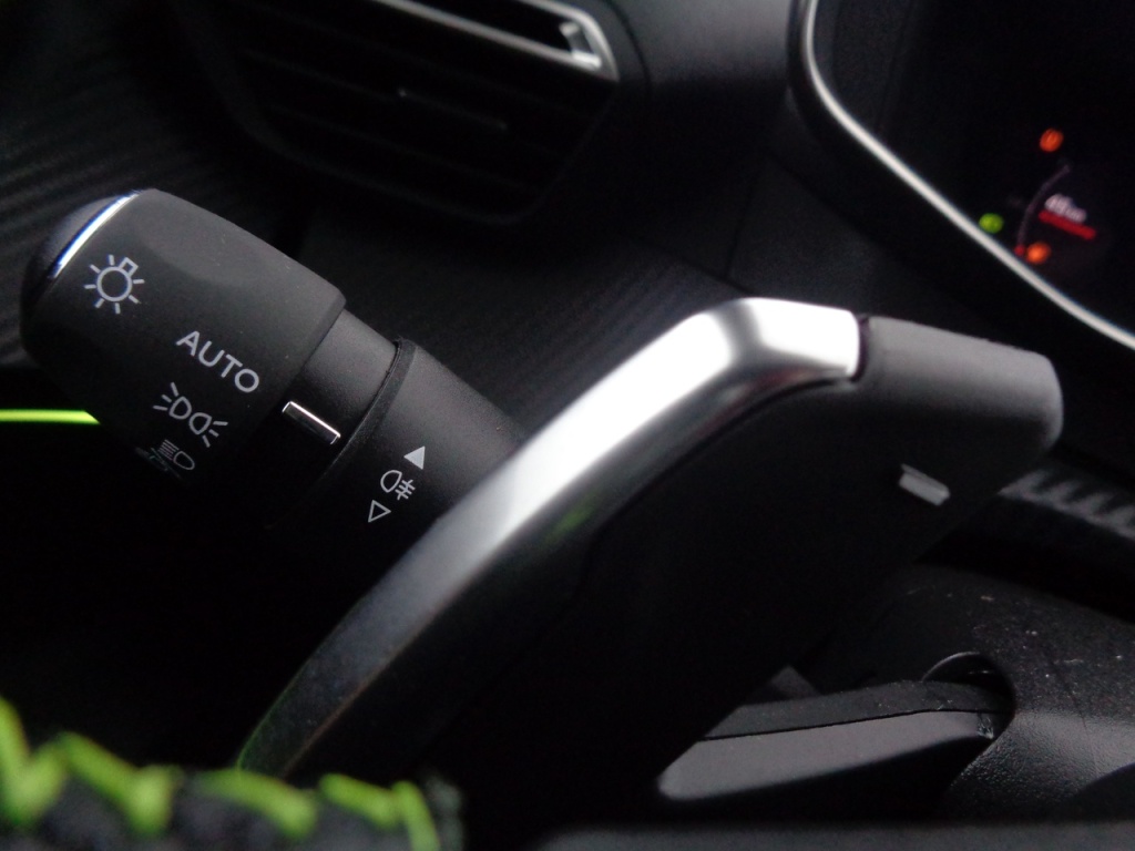 PEUGEOT 2008 1.2 PURETECH 130CH S&S EAT8 GT - ref: 2-684584 - Photo 8