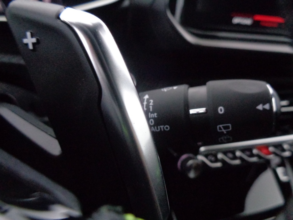 PEUGEOT 2008 1.2 PURETECH 130CH S&S EAT8 GT - ref: 2-684584 - Photo 9