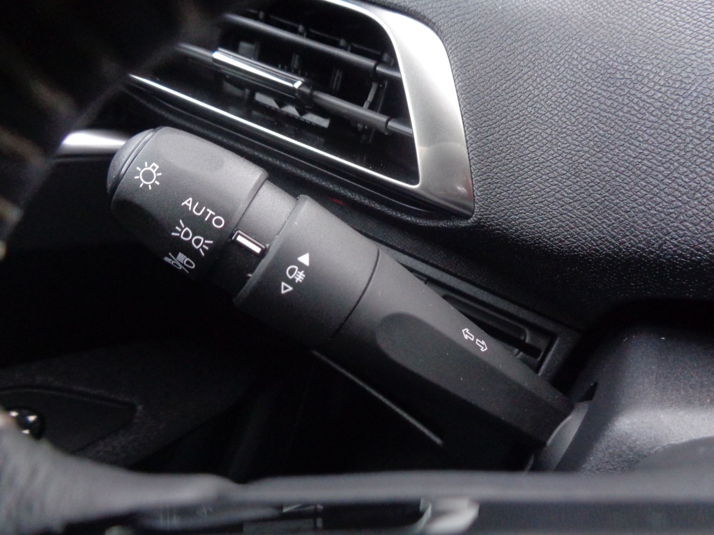 PEUGEOT 3008 1.2 PURETECH 130CH ACTIVE PACK - ref: 2-687371 - Photo 11
