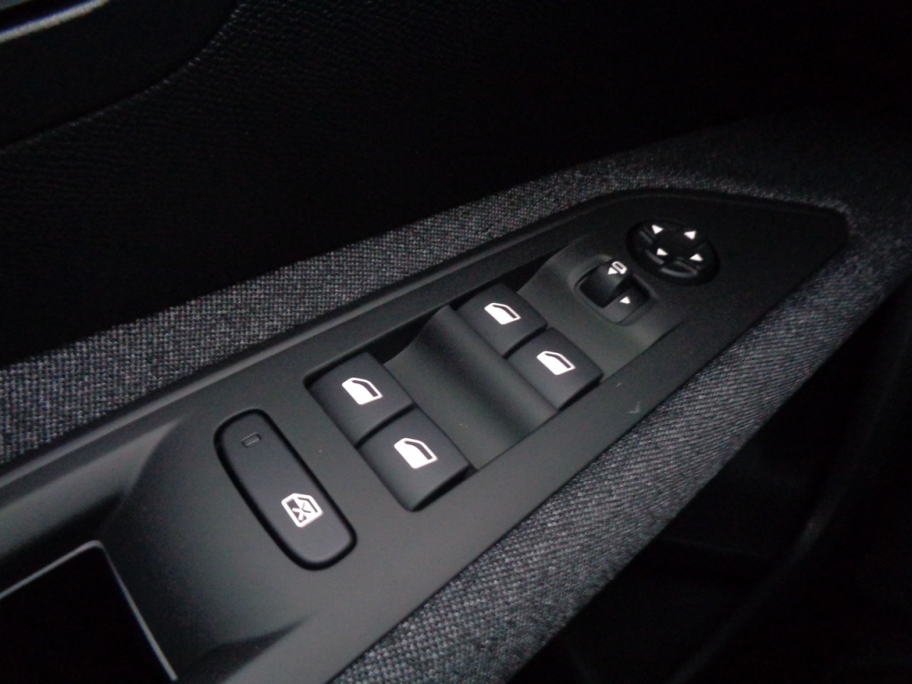 PEUGEOT 3008 1.2 PURETECH 130CH ACTIVE PACK - ref: 2-687377 - Photo 9