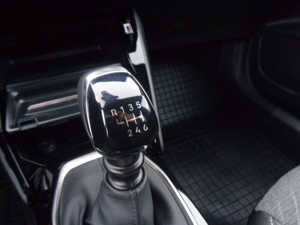 PEUGEOT 2008 1.2 PURETECH 100CH S&S ALLURE NM - ref: 2-687516 - Photo 7
