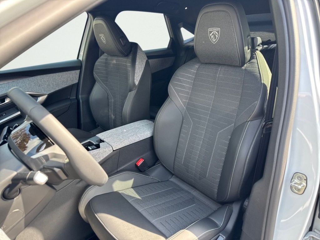 PEUGEOT 3008 1.2 HYBRID 145CH E-DCS6 GT - ref: 2-754331 - Photo 7