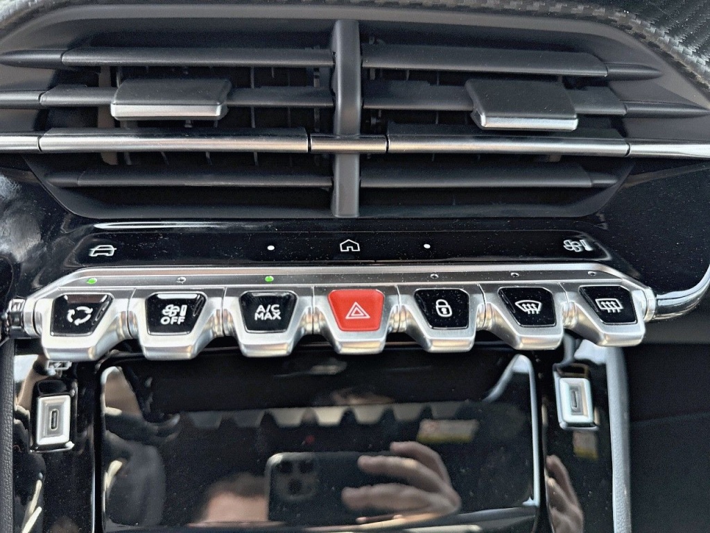PEUGEOT 2008 HYBRID 136 E-DCS6 ALLURE - ref: 2-755755 - Photo 13