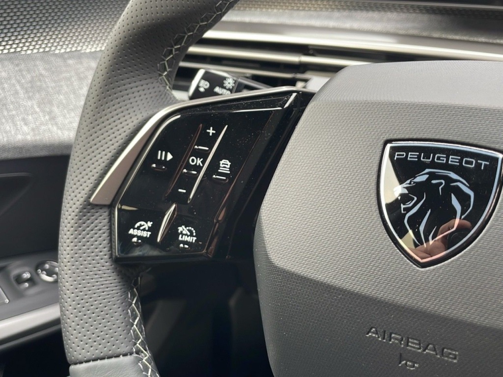 PEUGEOT 5008 1.2 HYBRID 145CH E-DCS6 GT - ref: 2-763535 - Photo 14