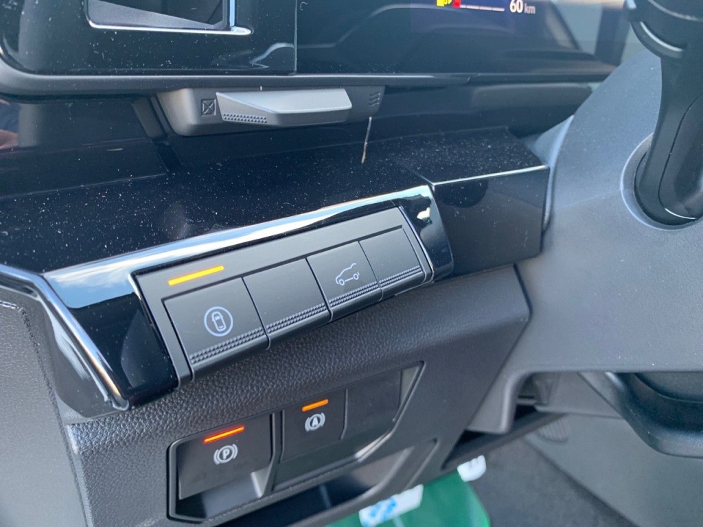 RENAULT Austral 1.2E-TECH F.HYBRID 200ICONIC ESPRIT A - ref: 2-765958 - Photo 16