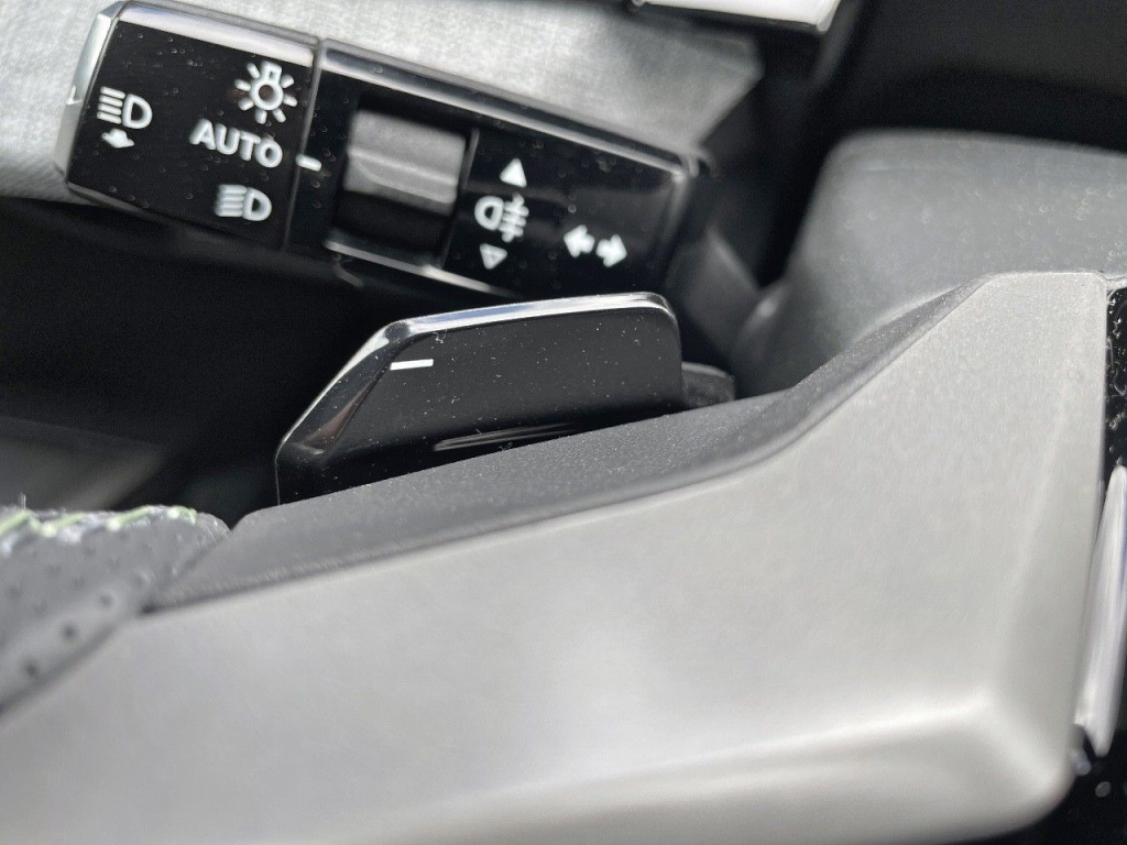 PEUGEOT 5008 1.2 HYBRID 145CH E-DCS6 GT - ref: 2-766221 - Photo 19