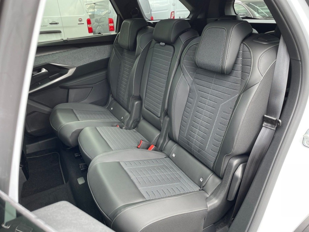 PEUGEOT 5008 1.2 HYBRID 145CH E-DCS6 GT - ref: 2-766221 - Photo 8