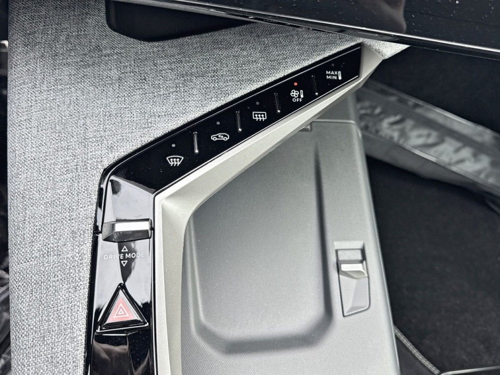 PEUGEOT 3008 HYBRID 136CH E-DCS6 GT - ref: 2-766262 - Photo 16