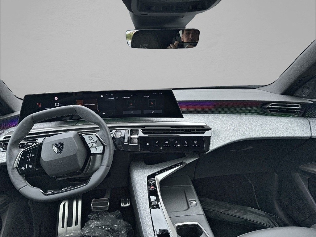PEUGEOT 3008 HYBRID 136CH E-DCS6 GT - ref: 2-766262 - Photo 4