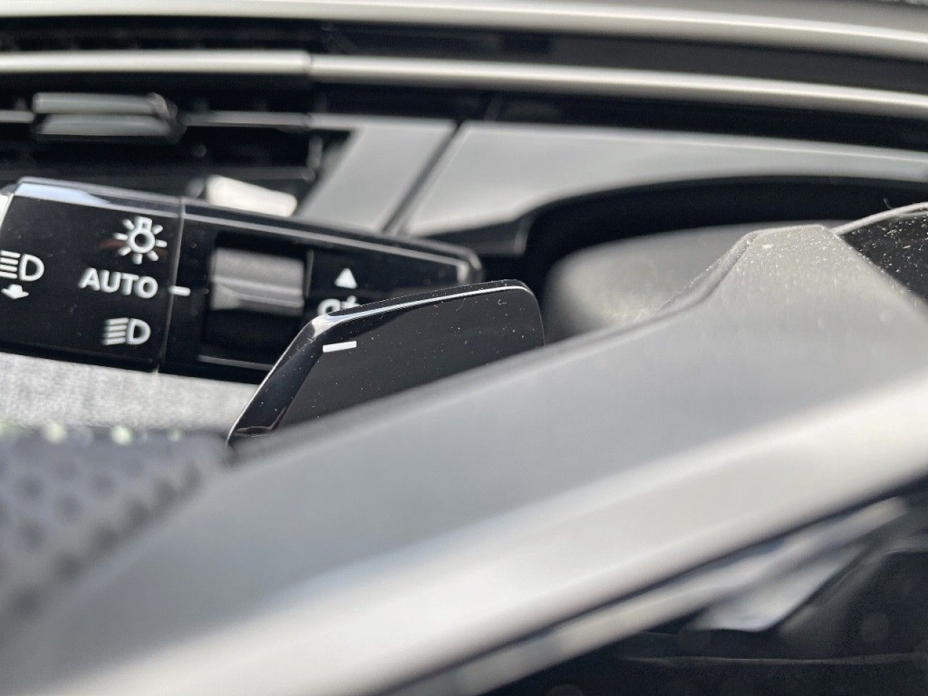 PEUGEOT 5008 1.2 HYBRID 145CH E-DCS6 GT - ref: 2-766276 - Photo 17