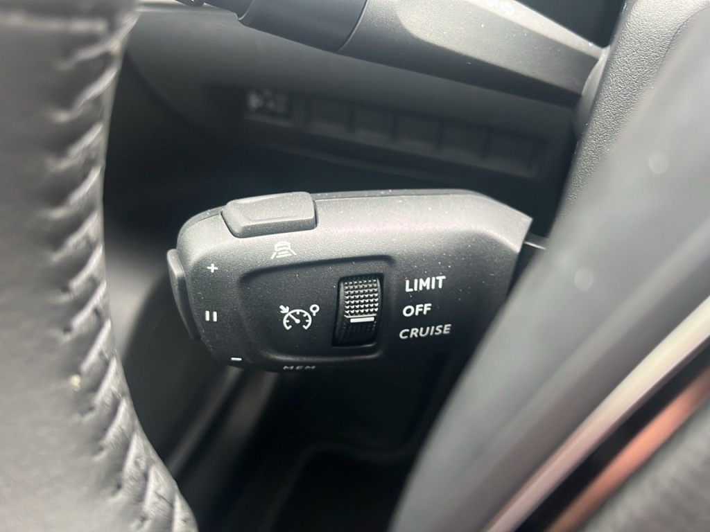 PEUGEOT 2008 1.2 PURETECH 100CH S&S ALLURE - ref: 2-768806 - Photo 15