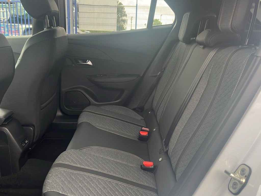 PEUGEOT 2008 1.2 PURETECH 100CH S&S ALLURE - ref: 2-768806 - Photo 8