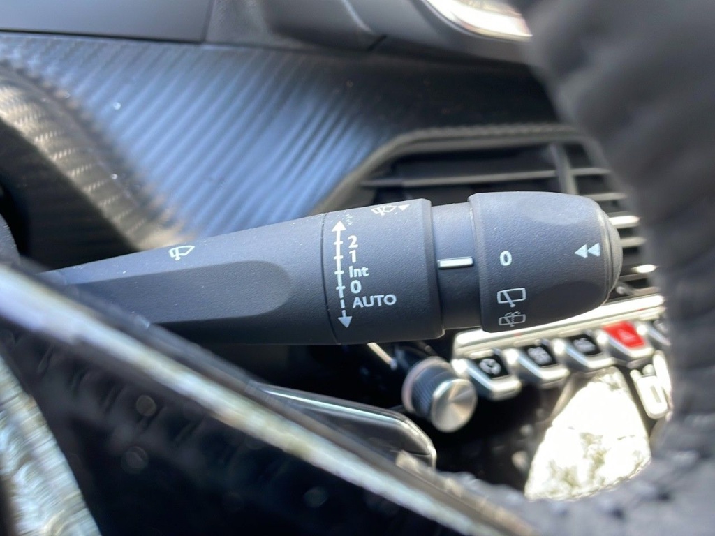 PEUGEOT 2008 1.2 PURETECH 100CH S&S ALLURE - ref: 2-768807 - Photo 10