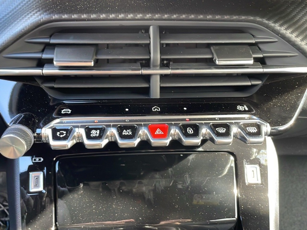 PEUGEOT 2008 1.2 PURETECH 100CH S&S ALLURE - ref: 2-768807 - Photo 17