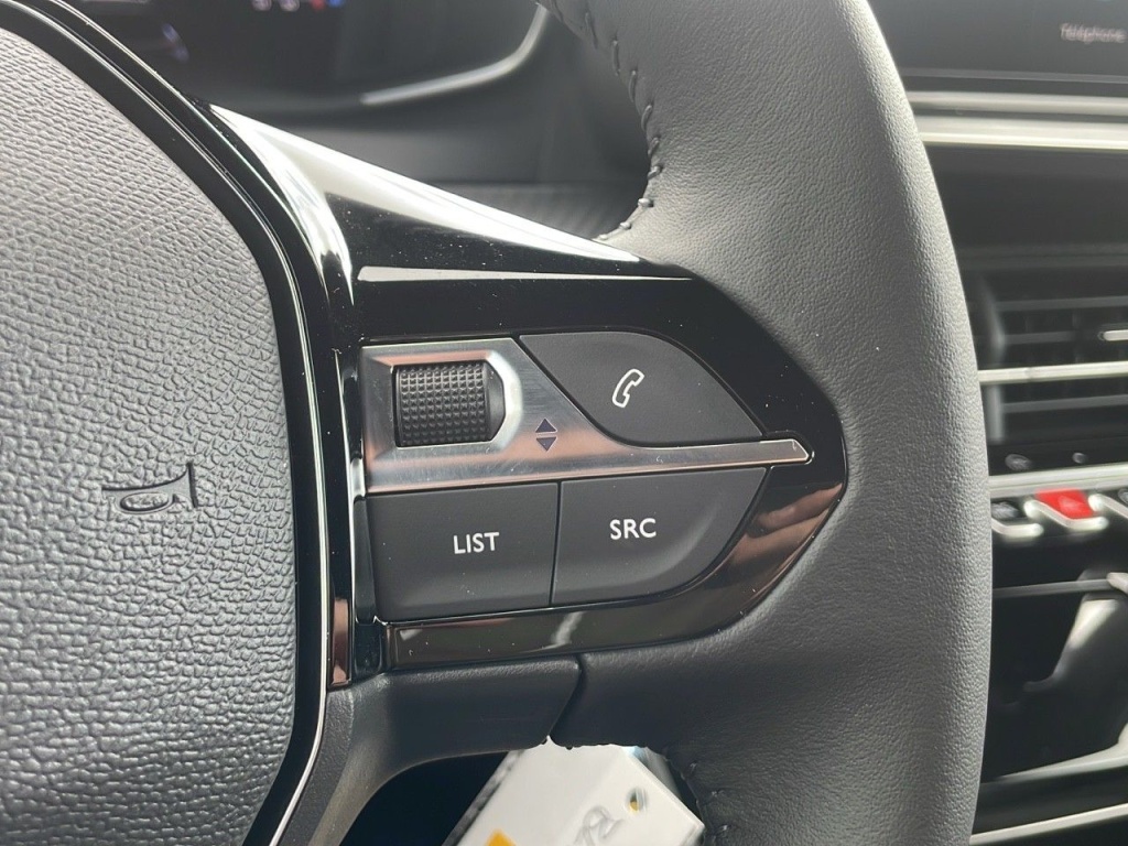 PEUGEOT 2008 1.2 PURETECH 100CH S&S ALLURE - ref: 2-768932 - Photo 15