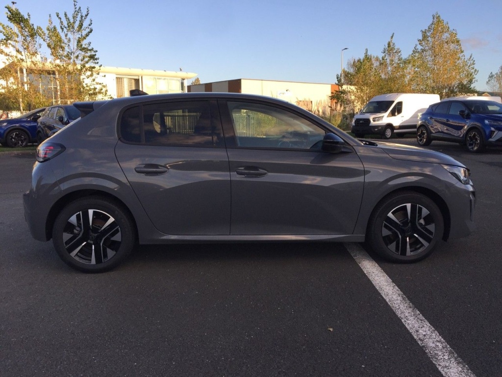 PEUGEOT 208 1.2 HYBRID 100CH E-DCS6 ALLURE - ref: 2-769069 - Photo 17