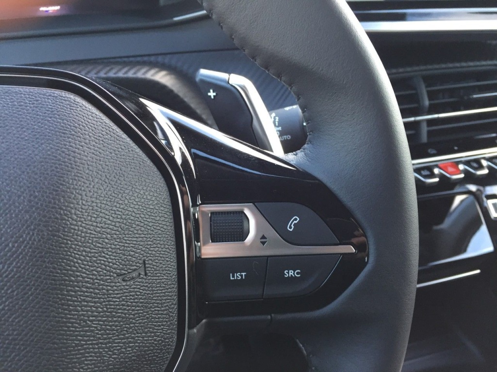 PEUGEOT 208 1.2 HYBRID 100CH E-DCS6 ALLURE - ref: 2-769069 - Photo 7