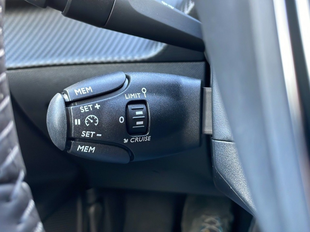 PEUGEOT 2008 1.2 PURETECH 100CH S&S ALLURE - ref: 2-777936 - Photo 13