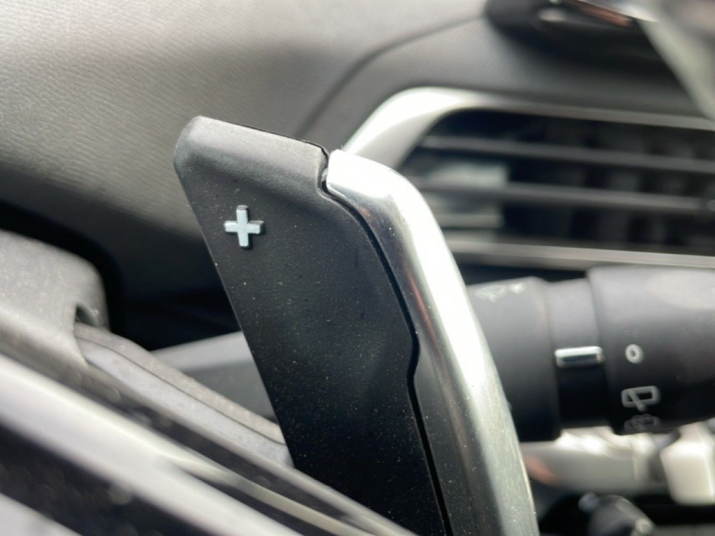 PEUGEOT 3008 1.6 HYBRID 180CH e-EAT8 ALLURE PACK - ref: 2-791699 - Photo 13