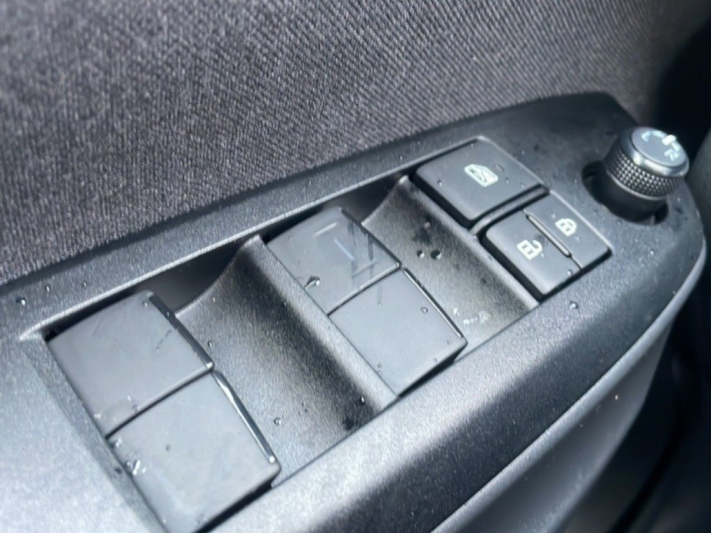 TOYOTA Yaris Cross HYBRID 117CH BUSINESS - ref: 2-802999 - Photo 17