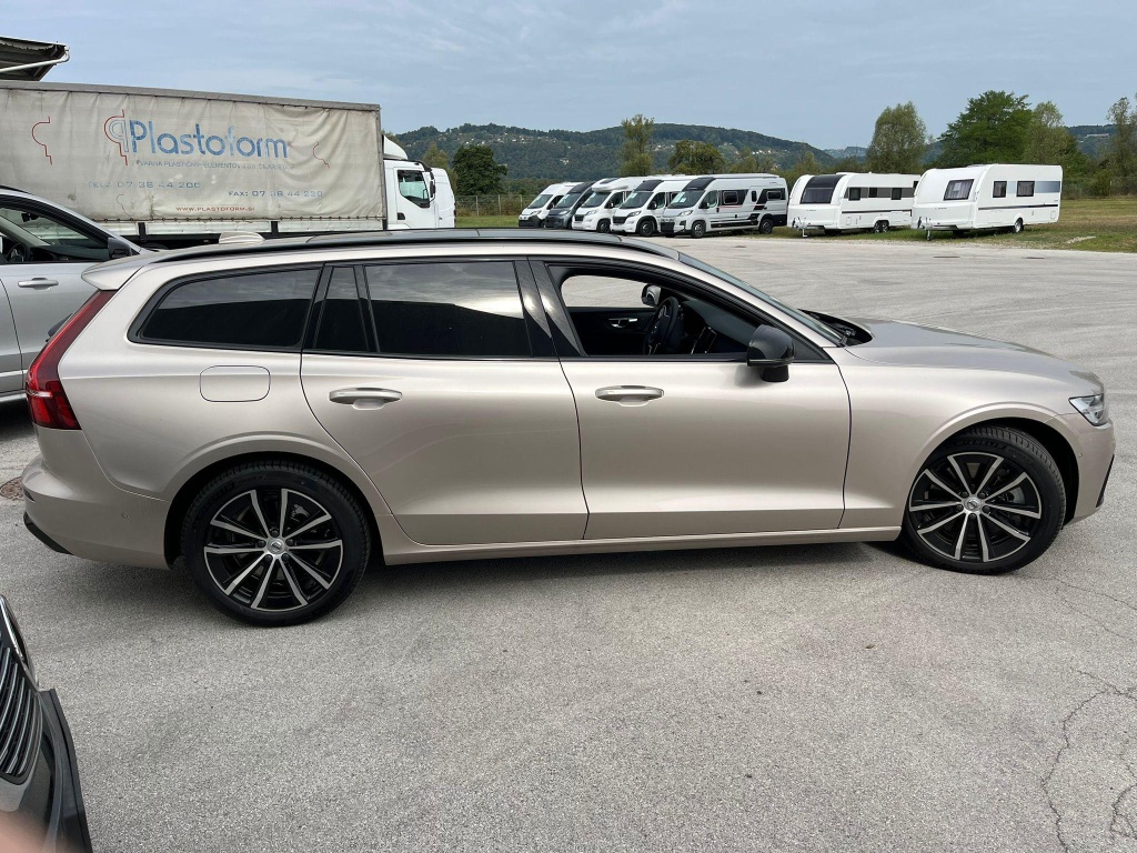 VOLVO V60 Ultimate Dark T6 pHEV 350HP AWD Geartronic  - ref: 4-132268 - Photo 1