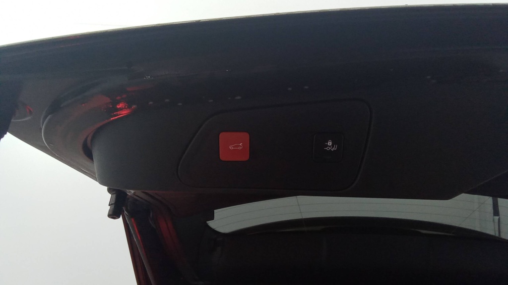 PEUGEOT 3008 Allure HYBRID 225 E-EAT8 ALLURE - ref: 5-1353624 - Photo 14