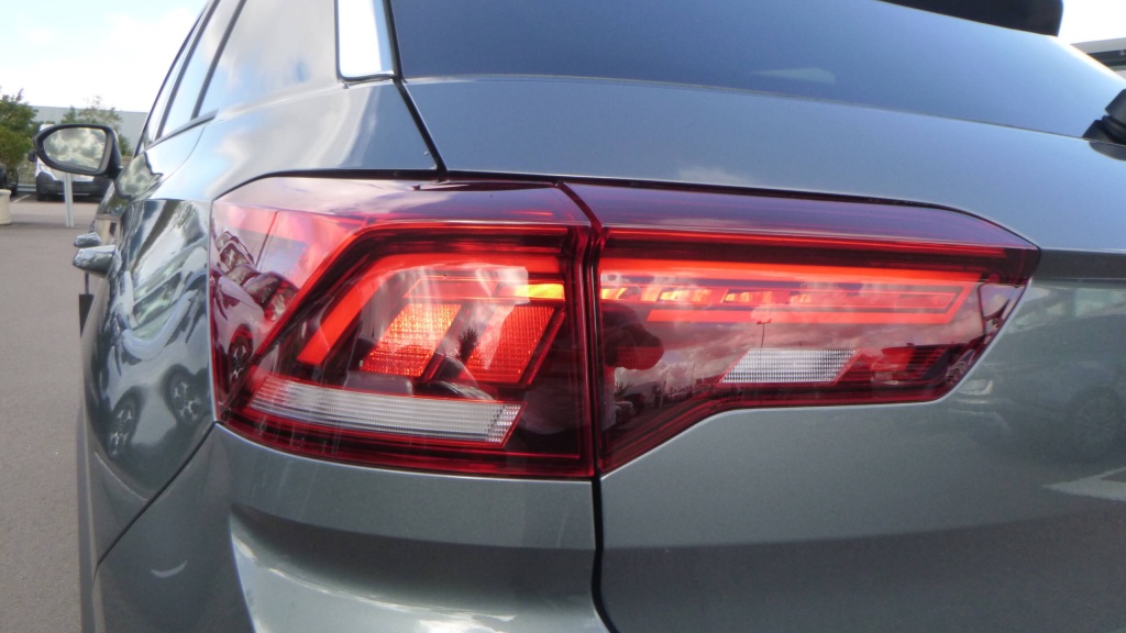 VOLKSWAGEN T-Roc VW Edition TDI 150 DSG7 VW EDITION +SIEGES AV CHAUFFANTS +ALARME - ref: 5-1359686 - Photo 10