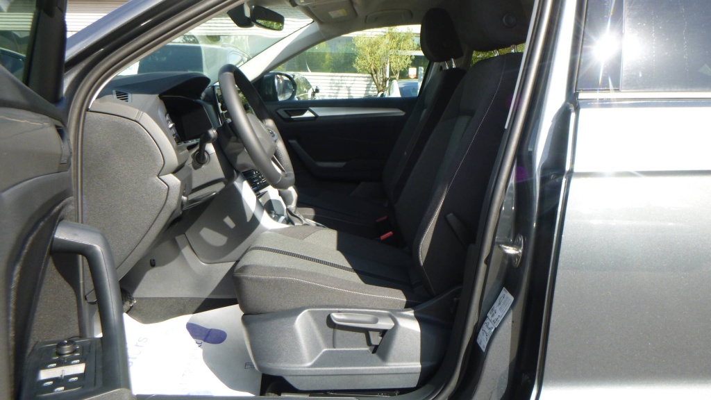 VOLKSWAGEN T-Roc VW Edition TDI 150 DSG7 VW EDITION +SIEGES AV CHAUFFANTS +ALARME - ref: 5-1359688 - Photo 16