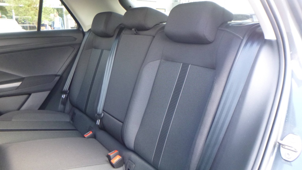 VOLKSWAGEN T-Roc VW Edition TDI 150 DSG7 VW EDITION +SIEGES AV CHAUFFANTS +ALARME - ref: 5-1359694 - Photo 17