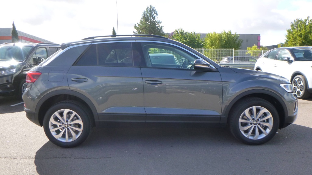 VOLKSWAGEN T-Roc VW Edition TDI 150 DSG7 VW EDITION +SIEGES AV CHAUFFANTS +ALARME - ref: 5-1359694 - Photo 4
